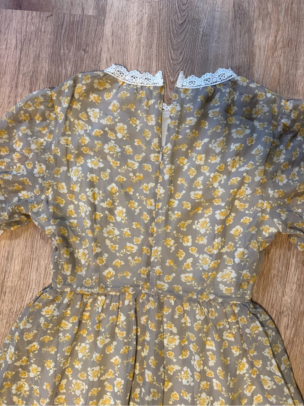 Roolee Vintage-Inspired Midi Dress - Picture 12 of 13